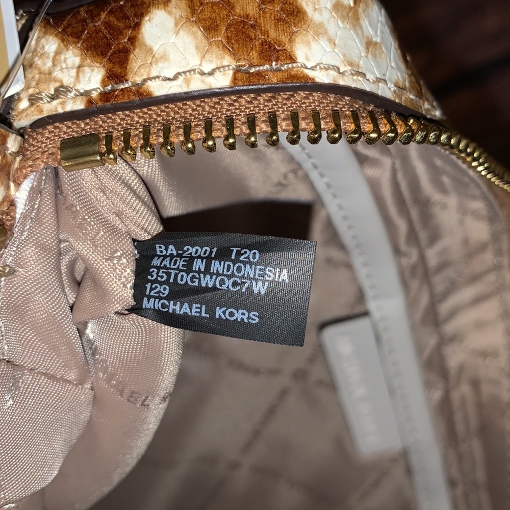 🌺 MICHAEL KORS 🌺 LARGE EW STRAW PYTHON CAPSULE - Picture 4 of 8